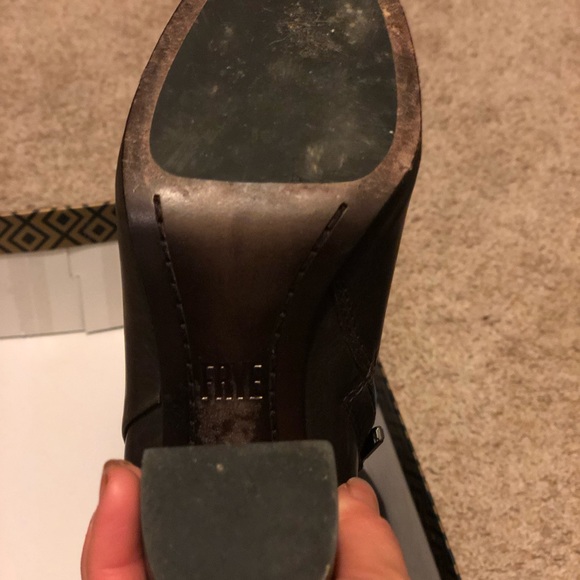 FRYE boot - Picture 3 of 6